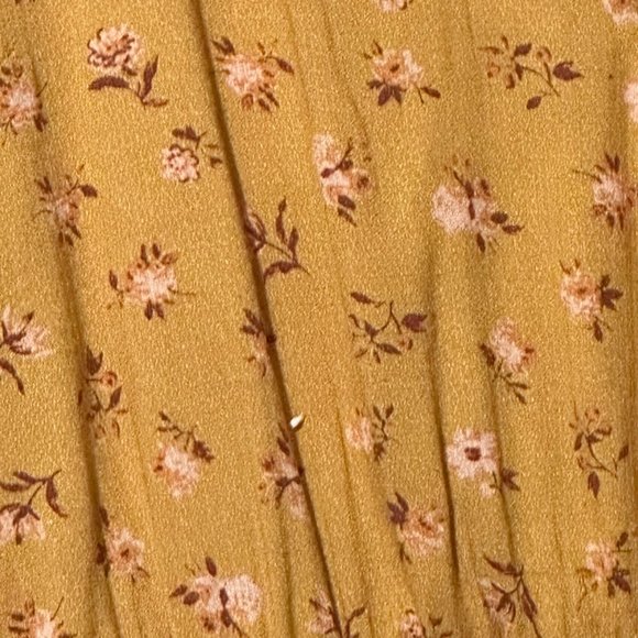 Lucky Brand size M gold ditsy floral patterned faux wrap 3/4 sleeve Boho top - Picture 2 of 9